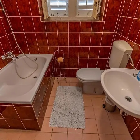 Δωμάτια σε οικογενειακή κατοικία Double Bedroom Seaview *